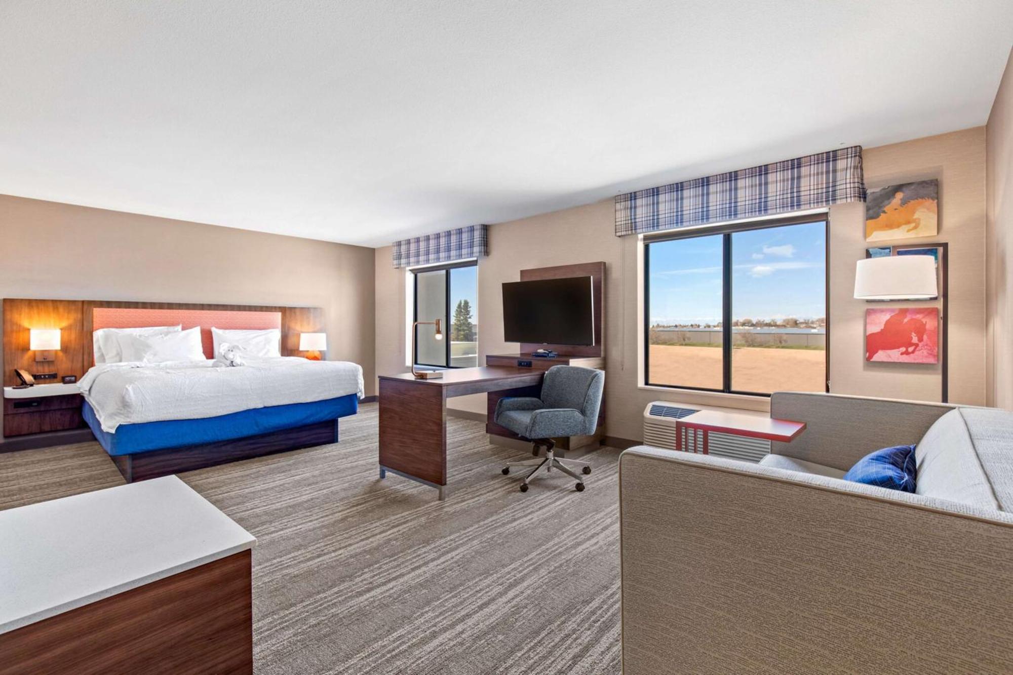 Hampton Inn & Suites Грили Экстерьер фото