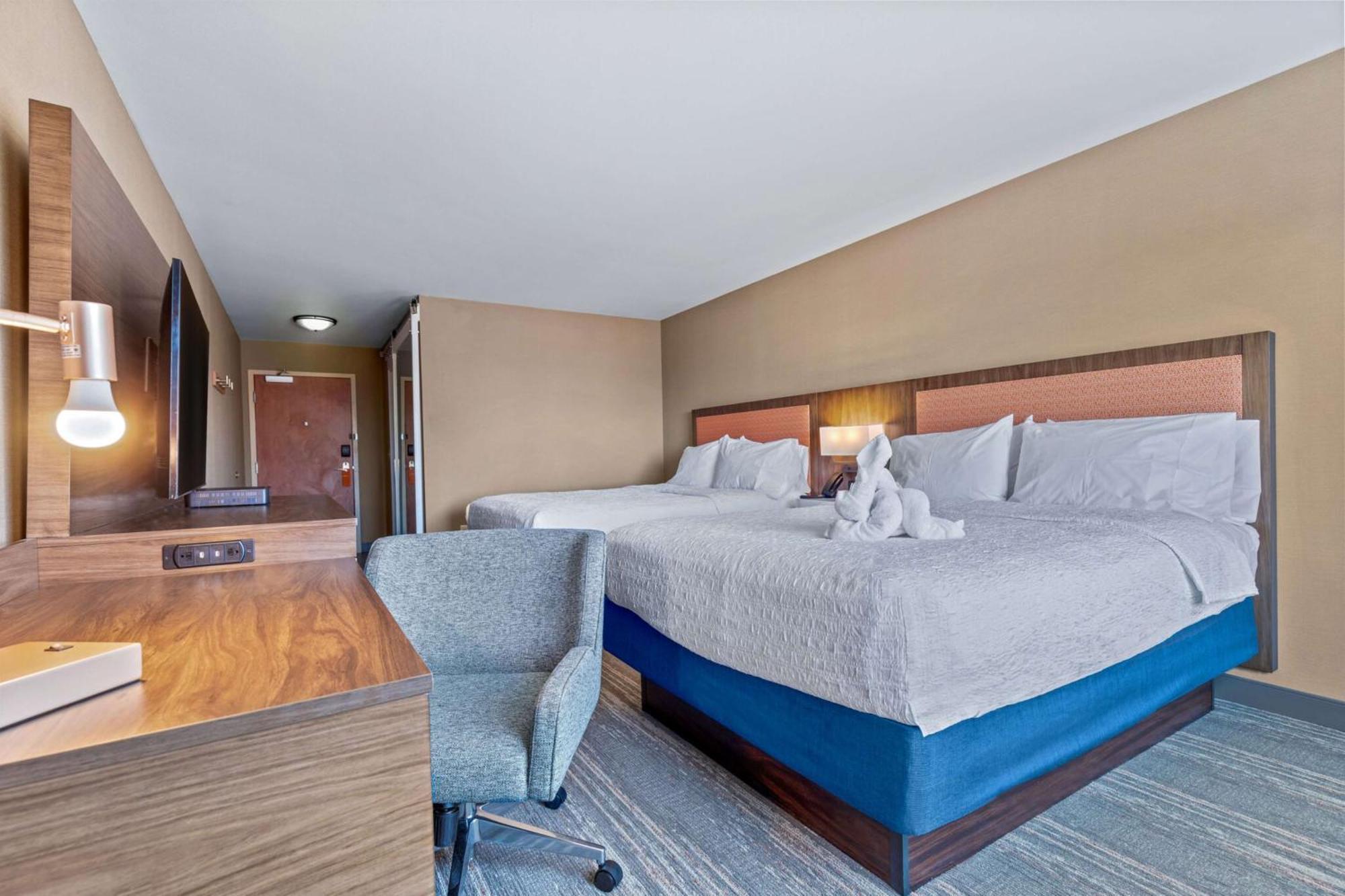 Hampton Inn & Suites Грили Экстерьер фото